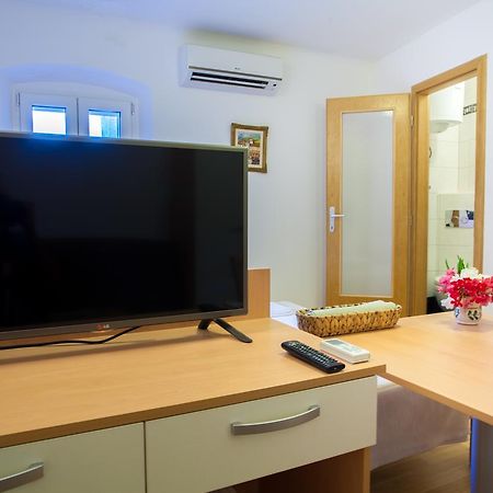 Apartments Calma เซรส ภายนอก รูปภาพ