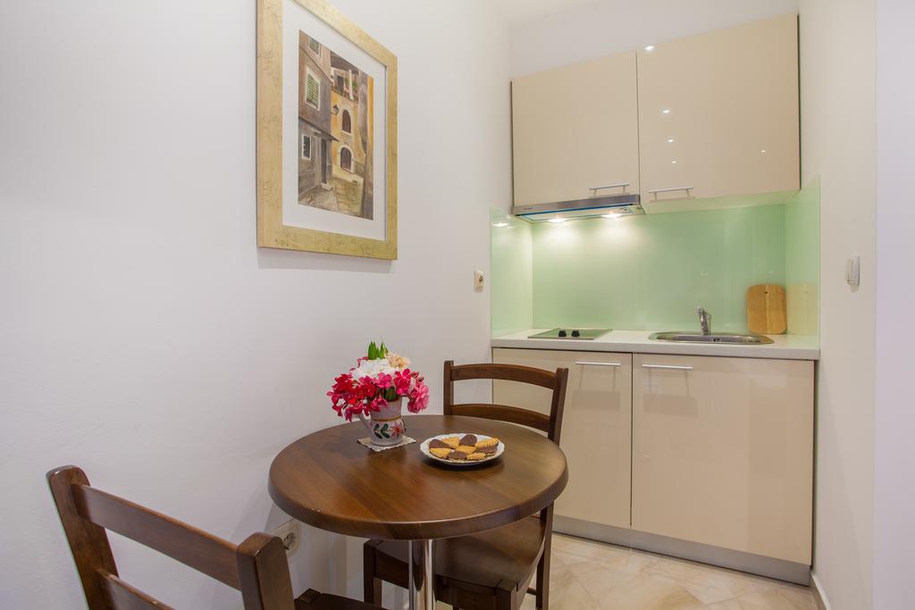 Apartments Calma เซรส ภายนอก รูปภาพ