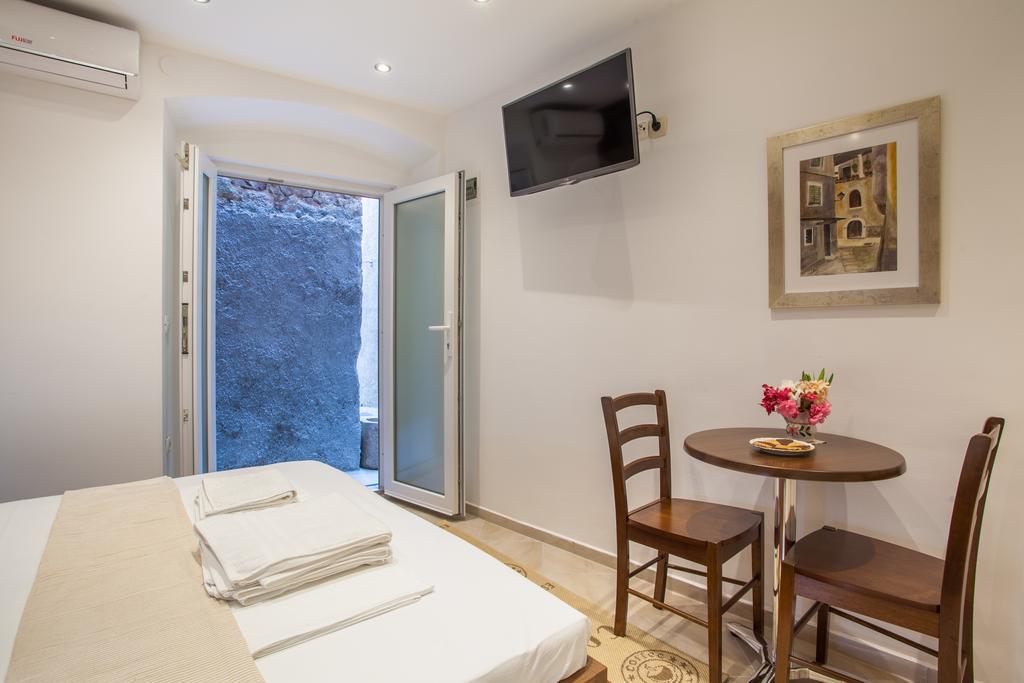 Apartments Calma เซรส ภายนอก รูปภาพ