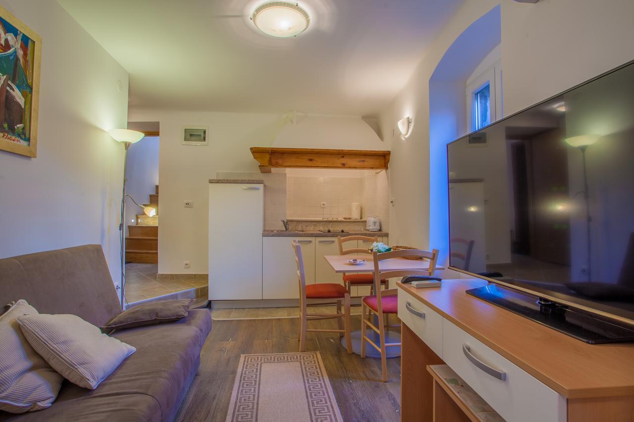 Apartments Calma เซรส ภายนอก รูปภาพ