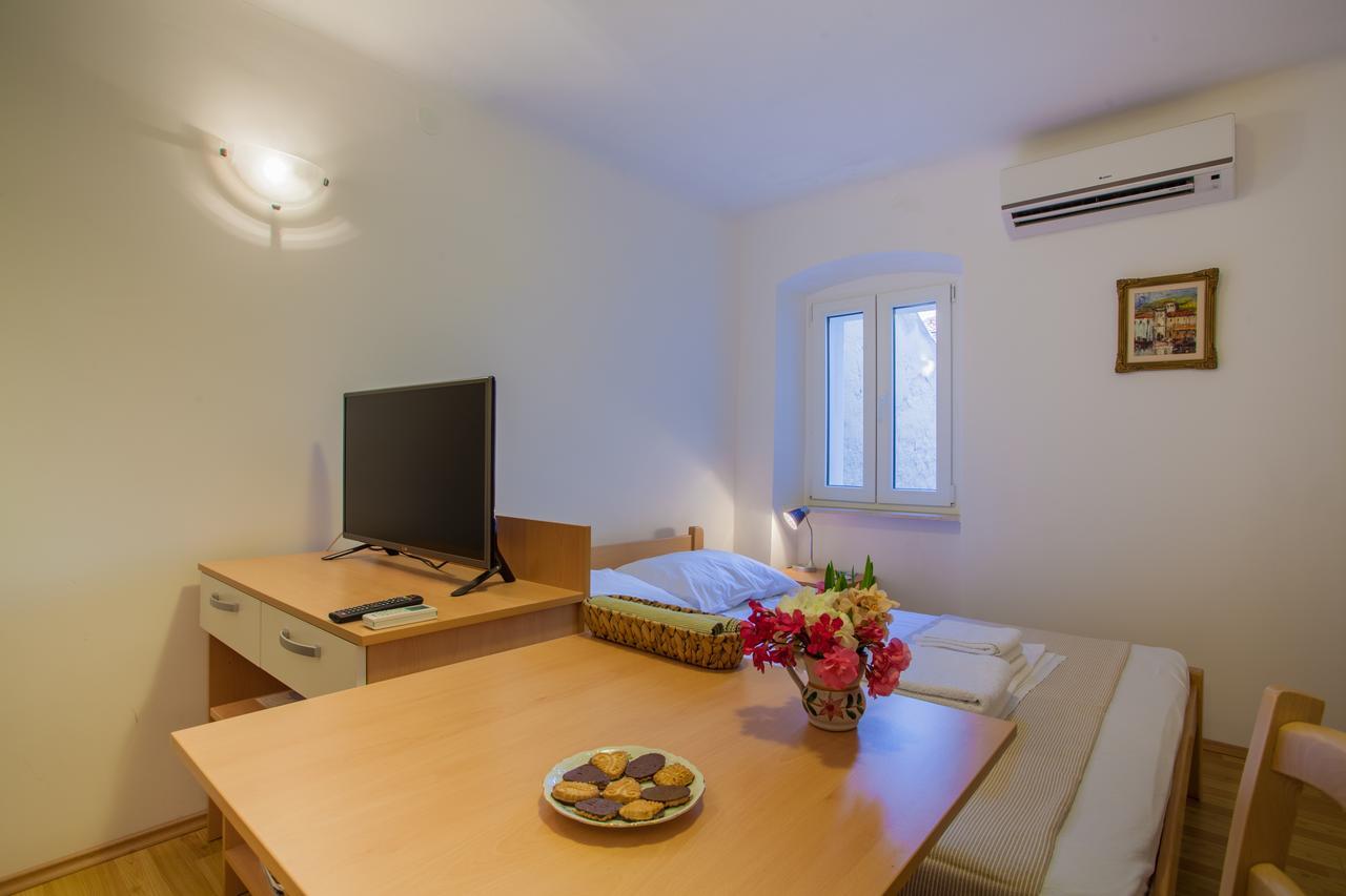 Apartments Calma เซรส ภายนอก รูปภาพ