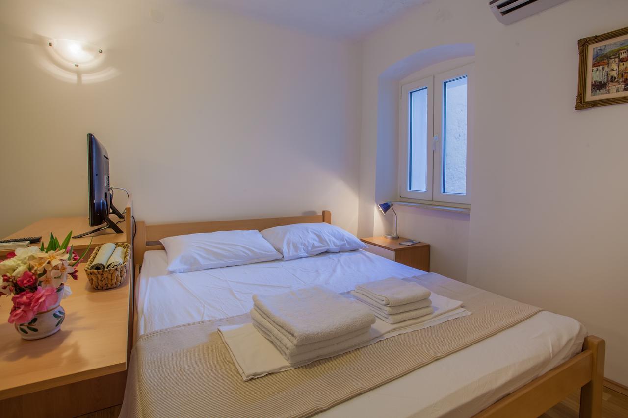 Apartments Calma เซรส ภายนอก รูปภาพ