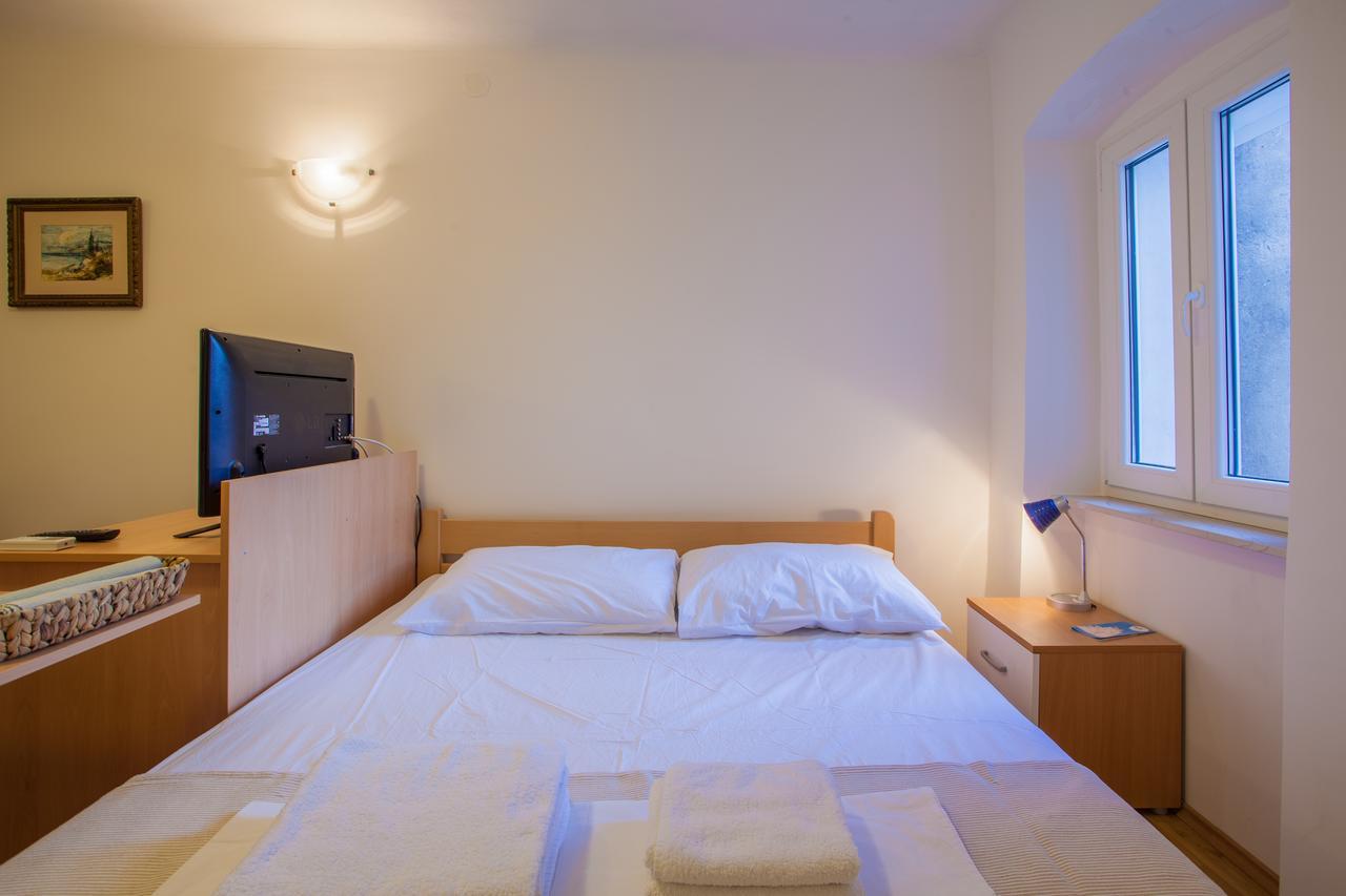 Apartments Calma เซรส ภายนอก รูปภาพ